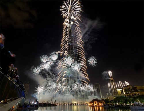 دبي تقيم اكبر احتفال برأس السنة في العالم العربي ( فيديو ) دبي تقيم اكبر احتفال برأس السنة في العالم العربي ( فيديو )