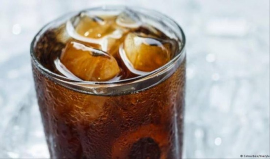 إن كنتم تتناولون هذه المشروبات فأنتم تتناولون سمّاً بطيئاً!!