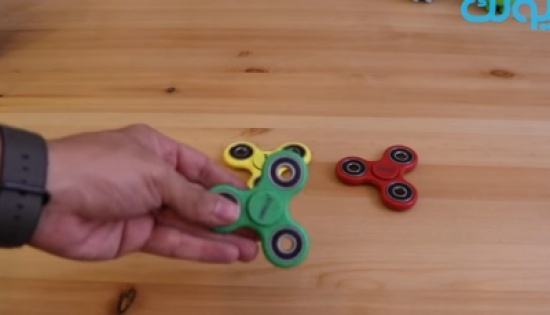 فيديو : فكرة لعبة سبينر Spinner ورأي الأطباء عنها