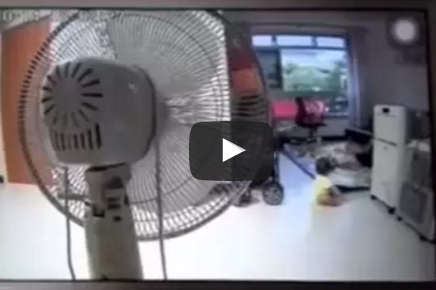 شاهد..  خادمة تركل طفلة في الثانية من عمرها