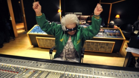 صور: مسنون يحتفلون بيومهم العالمي للسنوات الذهبية