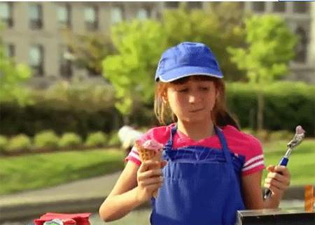 بائعة المثلجات