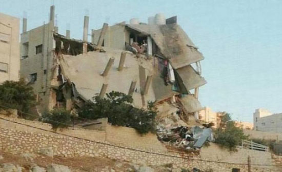 غنيمات: العثور على ثلاث جثث لإرهابيين تحت أنقاض المبنى المنهار غنيمات: العثور على ثلاث جثث لإرهابيين تحت أنقاض المبنى المنهار