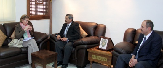 الشواقفة  يلتقي في مكتبه الملحق الثقافي الفرنسي لشؤون التعاون الجامعي