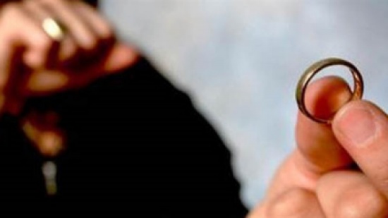 يسهل الفجور في مسكن الزوجية.. والزوجة تطلب الخلع يسهل الفجور في مسكن الزوجية.. والزوجة تطلب الخلع