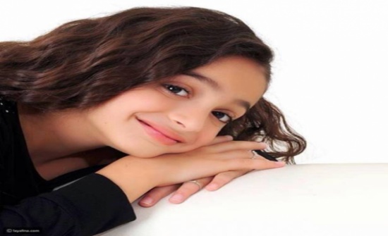 من هي الممثلة السورية الشهيرة والدة هذه الطفلة؟ من هي الممثلة السورية الشهيرة والدة هذه الطفلة؟