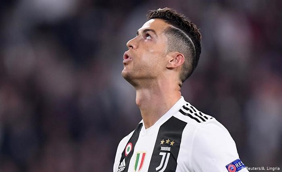 50 هدفاً في 70 لقاء.. رونالدو يتفوق على عدد من أساطير الكالتشيو 50 هدفاً في 70 لقاء.. رونالدو يتفوق على عدد من أساطير الكالتشيو