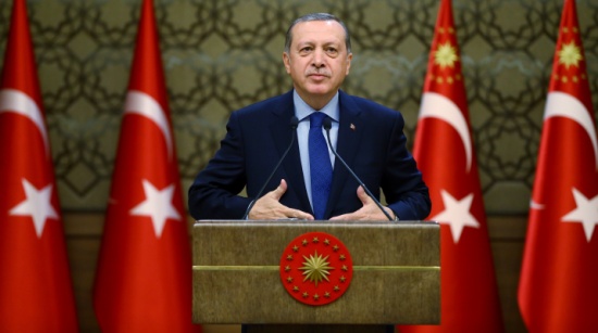أردوغان لألمانيا: تستقبلون الإرهابيين وتوقفون نائبة تركية ثم تتهمونني بالدكتاتورية أردوغان لألمانيا: تستقبلون الإرهابيين وتوقفون نائبة تركية ثم تتهمونني بالدكتاتورية