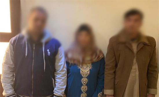 ثلاثيني يقتل شقيقته ويرميها على الطريق بحجة سوء سلوكها في مصر ثلاثيني يقتل شقيقته ويرميها على الطريق بحجة سوء سلوكها في مصر