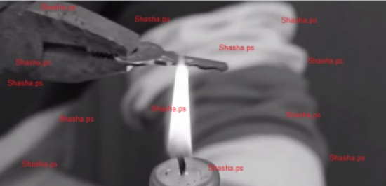 فيديو| أحرق مفتاحه بـ"القداحة".. وما فعله بعد ذلك صادم! فيديو| أحرق مفتاحه بـ"القداحة".. وما فعله بعد ذلك صادم!
