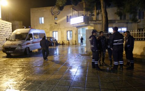 وقفة تضامنية مع شهداء الوطن امام نقابات اربد وقفة تضامنية مع شهداء الوطن امام نقابات اربد