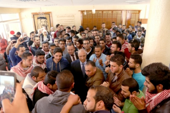 "الأردنية".. قبابها وسروها ترد الجميل بالحب لرئيسها الذي ترجل عن صهوتها