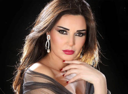 سيرين عبدالنور تلهب مشاعر محبيها بساق واحدة في إطلالة ناعمة سيرين عبدالنور تلهب مشاعر محبيها بساق واحدة في إطلالة ناعمة