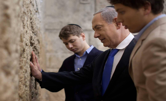 نجل نتانياهو يطرح "حلّين" للسلام.. ويفضّل "الثاني"