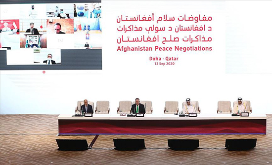 أمير قطر يلتقي طرفي مفاوضات السلام الأفغانية أمير قطر يلتقي طرفي مفاوضات السلام الأفغانية