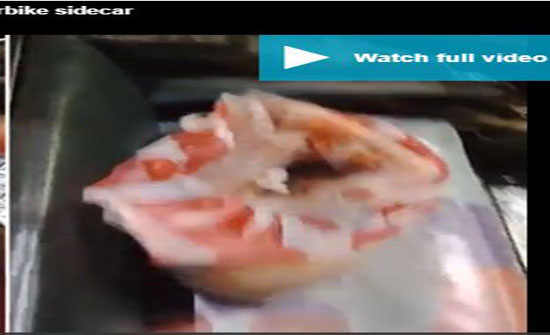 شاهد : العثور على طفل حديث الولادة داخل «كيس بلاستيك» (فيديو)