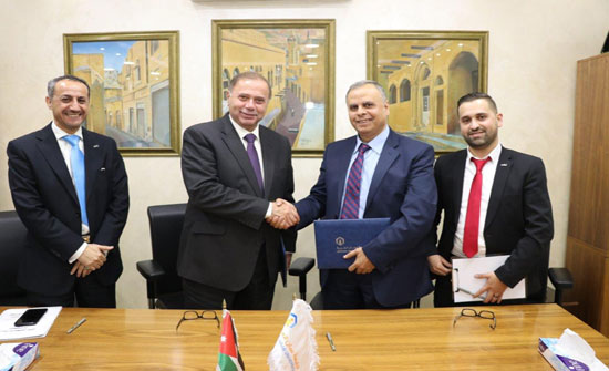 مذكرة تعاون بين "عمان العربية" وصندوق التشغيل