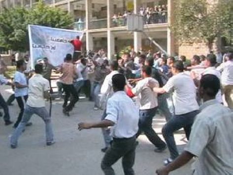 أكاديميون: العنف الجامعي قد يتحول إلى ظاهرة