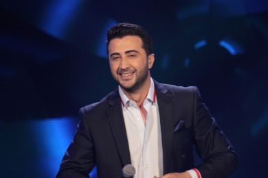 عبد الكريم حمدان لمحمد عساف: "تبقى علم من فلسطين رافع راية الصمود" عبد الكريم حمدان لمحمد عساف: "تبقى علم من فلسطين رافع راية الصمود"