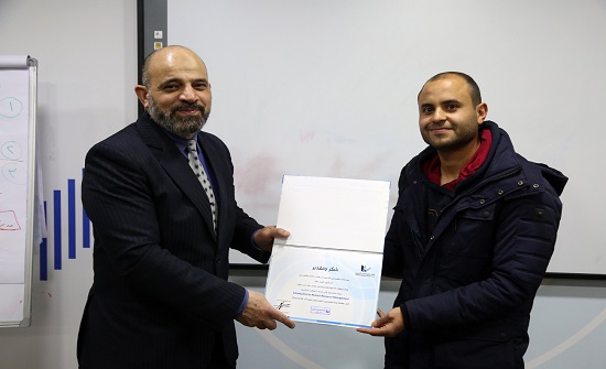 المهندسون الشباب يعقدون دورة "إدارة الموارد البشرية"