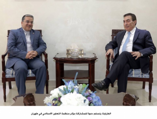 الطراونة يتسلم دعوة للمشاركة بمؤتمر منظمة التعاون الاسلامي في طهران الطراونة يتسلم دعوة للمشاركة بمؤتمر منظمة التعاون الاسلامي في طهران