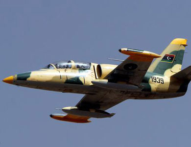 خمسة قتلى في حادث سقوط طائرة حربية شرقي ليبيا