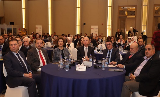 وزير العمل يرعى الاحتفال بمئوية العمل الدولية وزير العمل يرعى الاحتفال بمئوية العمل الدولية