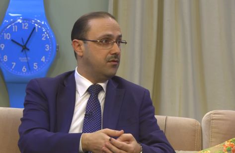 بماذا أجاب المومني على سؤال كيف تصبح وزيراً '؟‎