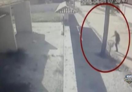 بالفيديو: برازيلية تترك مولودها عارياً في الشارع ليعثر عليه جده بالفيديو: برازيلية تترك مولودها عارياً في الشارع ليعثر عليه جده