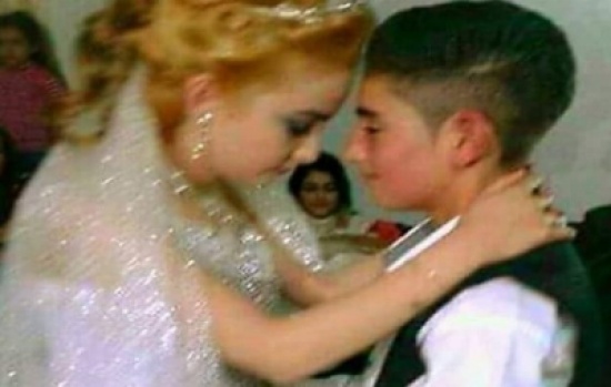 أصغر عروسين بالسويداء السورية - صور