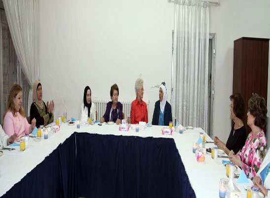 الأميرة منى الحسين تتفقد دار الضيافة للمسنين الأميرة منى الحسين تتفقد دار الضيافة للمسنين