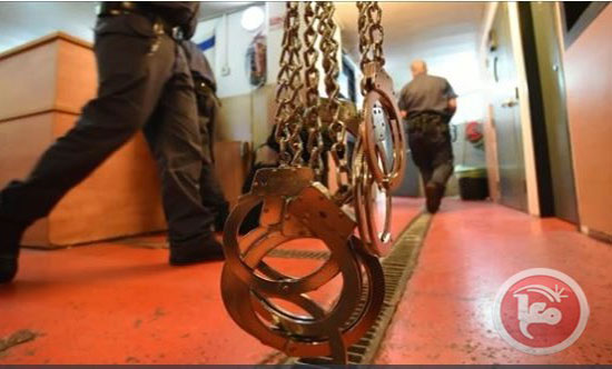 بالصور : اصابة اسرى وطعن سجانين في النقب وقوات القمع تقتحم السجن