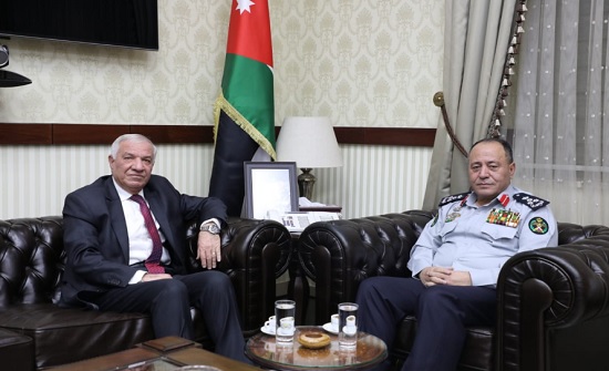 مدير الدفاع المدني يلتقي مدير دائرة أوقاف القدس مدير الدفاع المدني يلتقي مدير دائرة أوقاف القدس