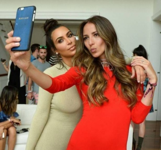 بالصور: 700 ألف دولار لـِ”كيم كارداشيان” مقابل ماذا