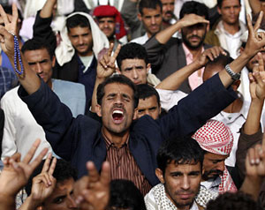اشتباكات بصنعاء وضباط للثورة بتعز اشتباكات بصنعاء وضباط للثورة بتعز