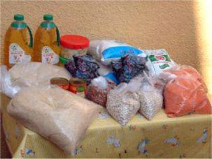 توزيع قسائم الغذاء والكساء على الفقراء في جرش 