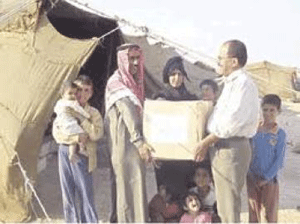 لجنة ضاحية الثورة العربية توزع30 الف طرد غذائي  