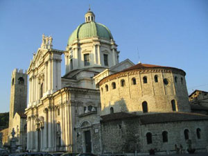 وصول الفي شخص الى جزيرة لمبدوسا الايطالية قادمين من ليبيا وتونس  