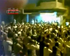 مظاهرات ليلية و35 قتيلا باللاذقية 