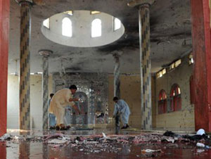 33 قتيلاً وأكثر من 100 جريح في تفجير استهدف مسجداً شمال غرب باكستان