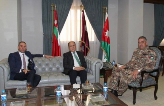 رئيس هيئة الأركان المشتركة يستقبل رئيس غرفة صناعة عمان