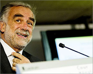 أوكامبو: تقارير عن فظائع بسوريا