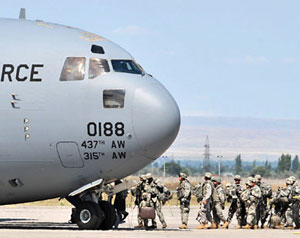 أميركا باقية في أفغانستان 