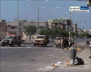 الثوار بمشارف طرابلس والناتو يقصفها