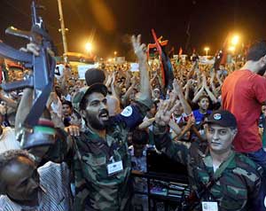 الثوار يشتبكون مع الكتائب بباب العزيزية