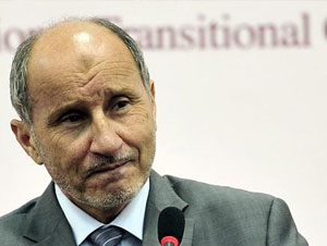 عبدالجليل: نريد القبض على القذافي ليشهد الناس محاكمة أكبر ديكتاتور بالعالم