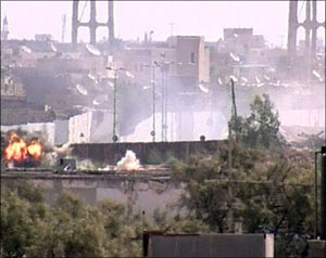 الثوار يدخلون بيت القذافي بالعزيزية  