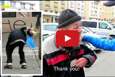 متشرد يحصل على 1000 دولار لأمانته