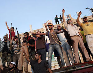 الجزائر: لا اعتراف بثوار ليبيا الآن 