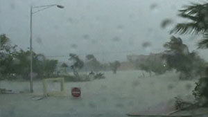 استنفار عام باميركا تحسباً لإعصار إيرين 